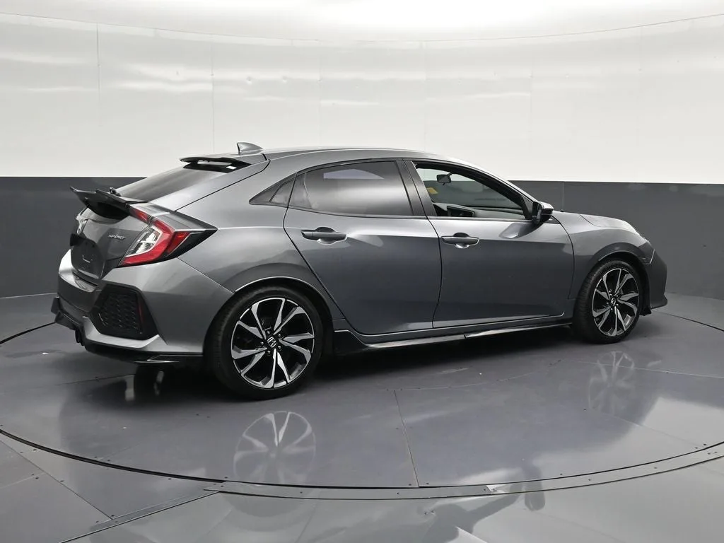 2018 Honda Civic Sport photo 3