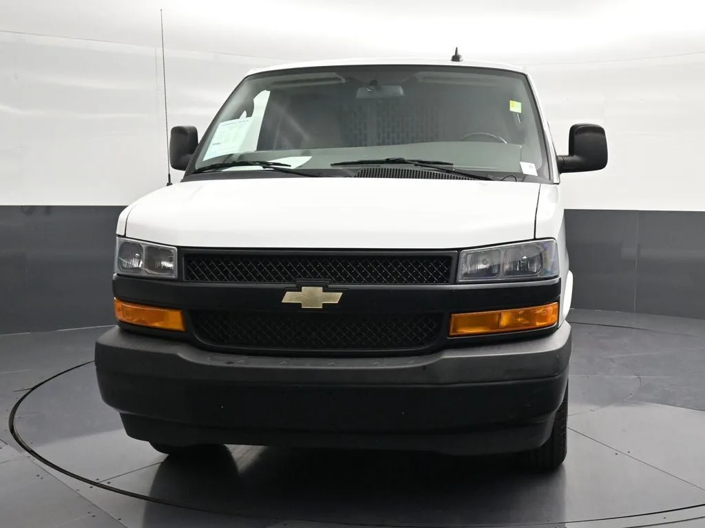 2022 Chevrolet Express 3500 Work Van Cargo photo 6