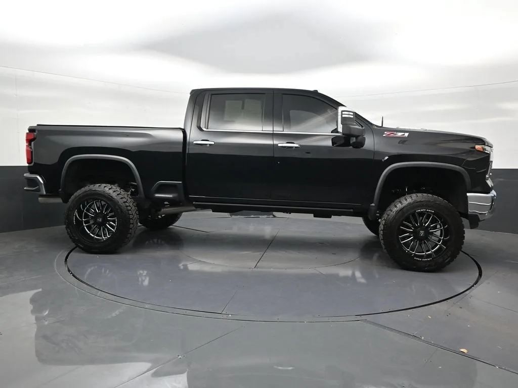 2024 Chevrolet Silverado 2500 HD LTZ photo 6