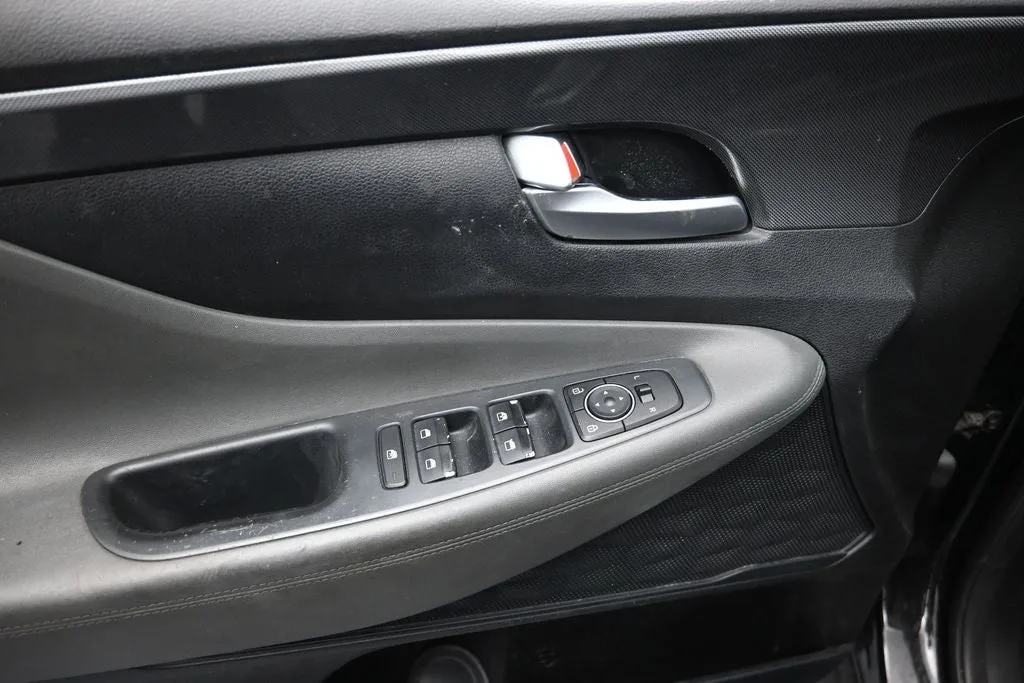 2021 Hyundai Santa Fe SE photo 10