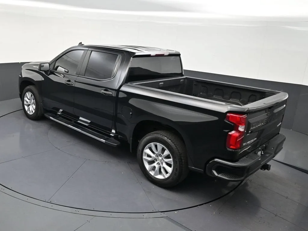 2024 Chevrolet Silverado 1500 Custom photo 11