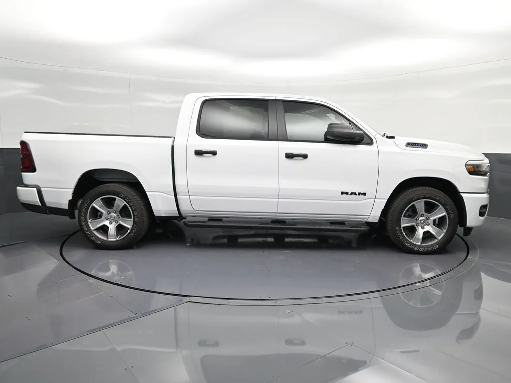 2025 RAM 1500 Tradesman photo 4