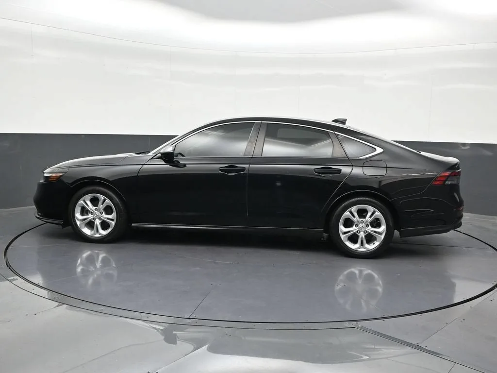 2023 Honda Accord LX photo 2
