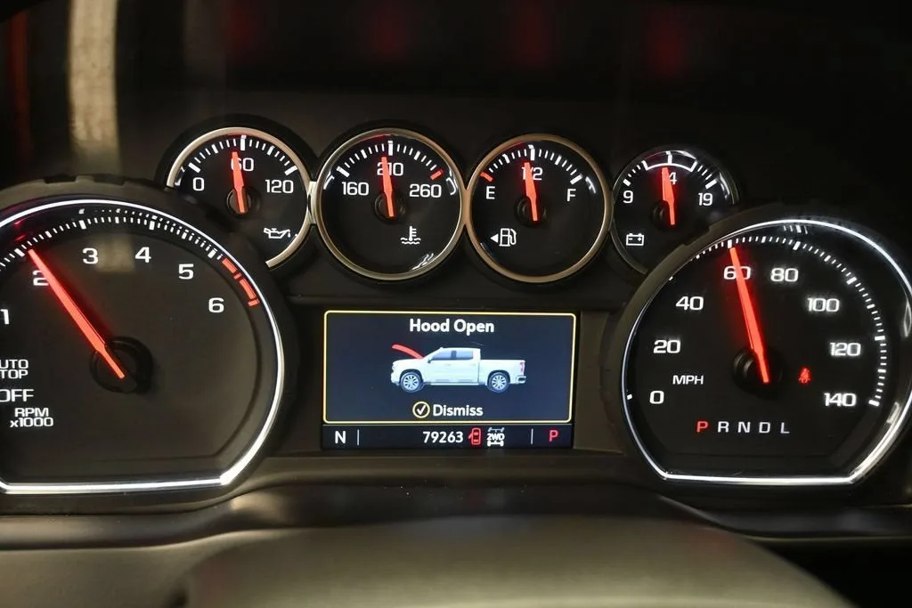 2021 Chevrolet Silverado 1500 RST photo 11
