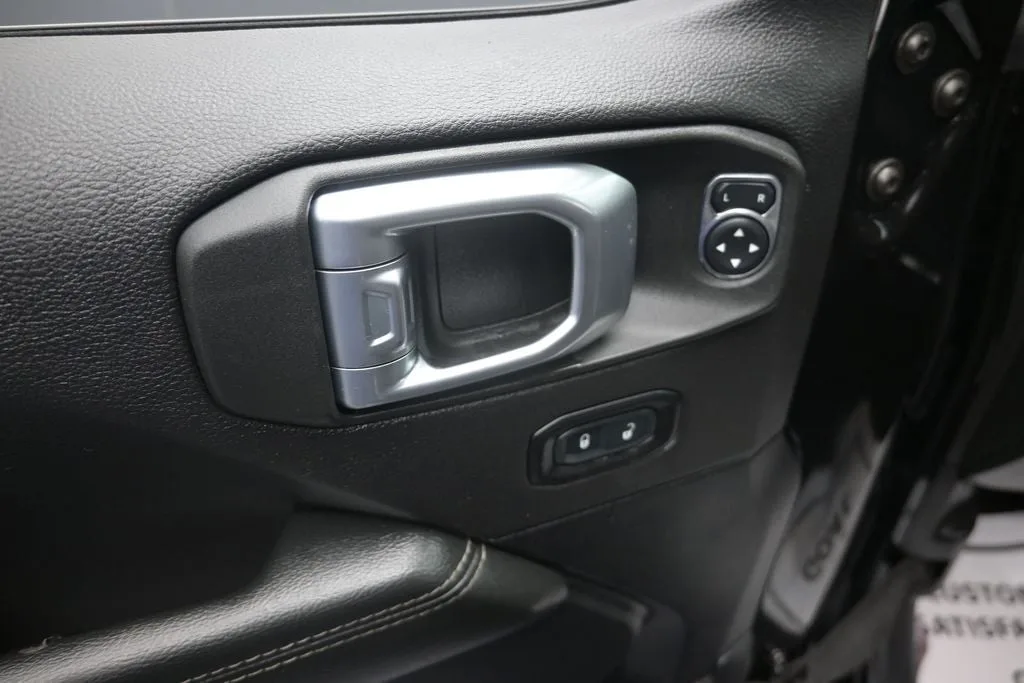 2021 Jeep Gladiator Overland photo 10