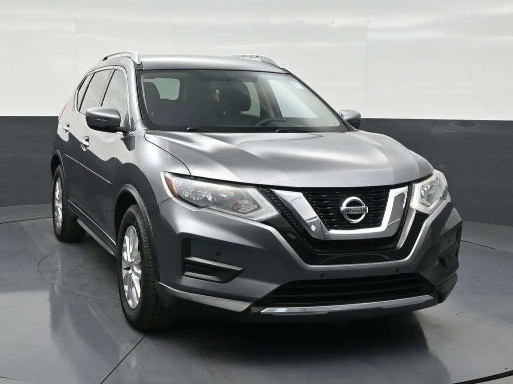 2017 Nissan Rogue SV photo 7