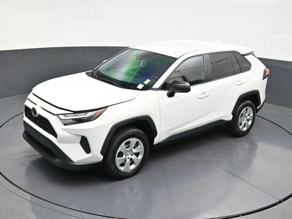 2023 Toyota RAV4 LE photo 10
