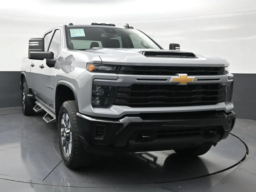 2025 Chevrolet Silverado 2500 HD Custom photo 7
