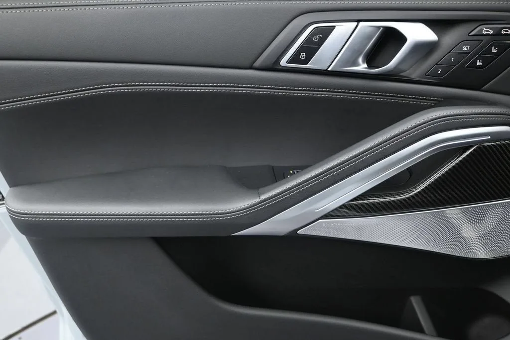 2026 BMW X6 M60i photo 11