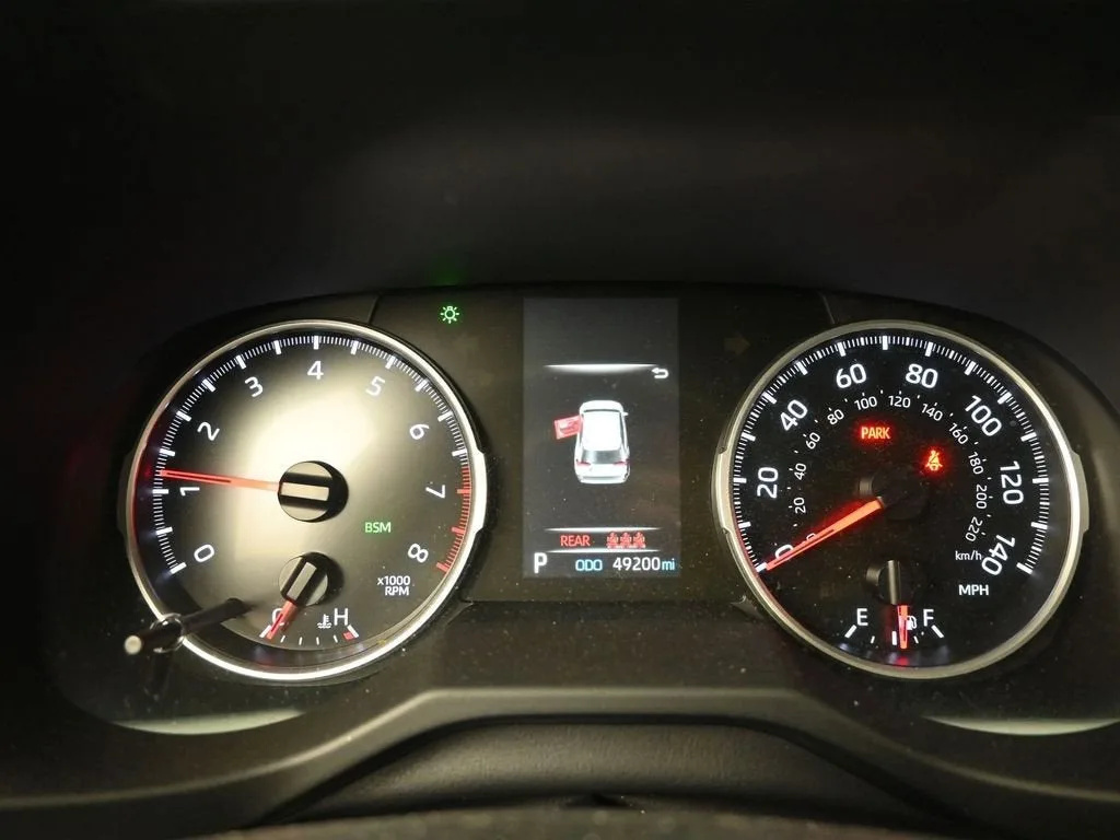 2022 Toyota RAV4 XLE Premium photo 11