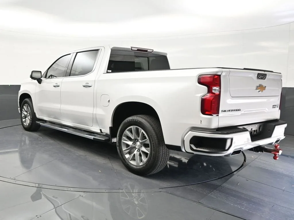 2022 Chevrolet Silverado 1500 LTD High Country photo 3