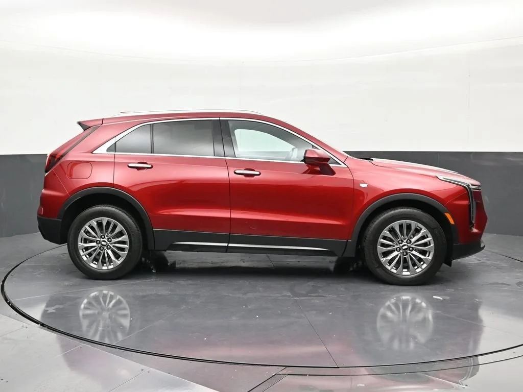 2024 Cadillac XT4 Premium Luxury photo 6