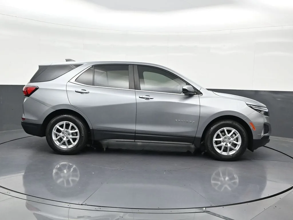 2024 Chevrolet Equinox LT photo 7