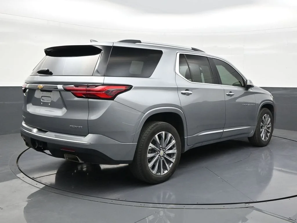 2023 Chevrolet Traverse Premier photo 5