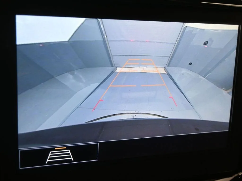 2021 Chevrolet Traverse LT Leather photo 11