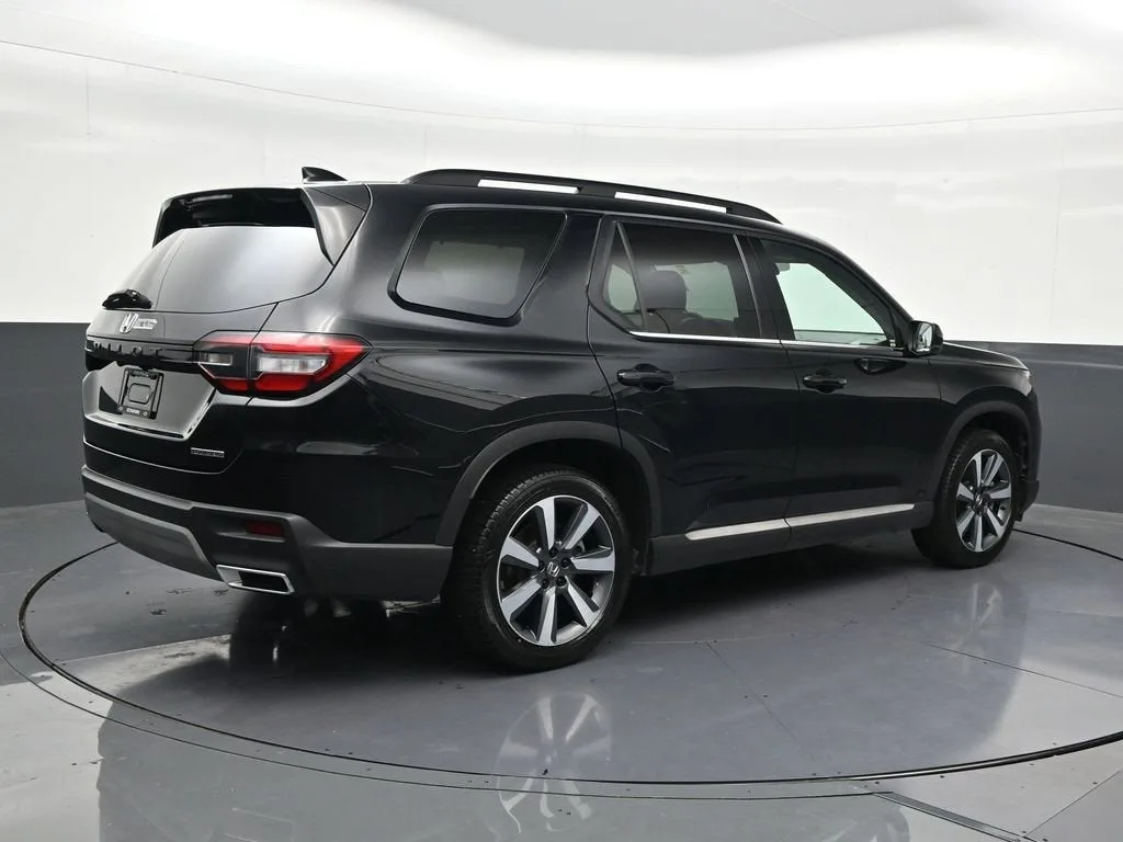 2025 Honda Pilot Touring photo 5