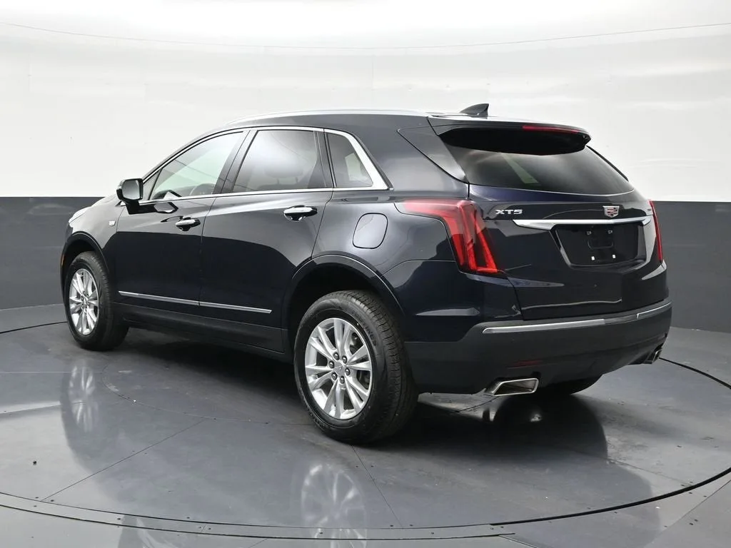2022 Cadillac XT5 Luxury photo 3