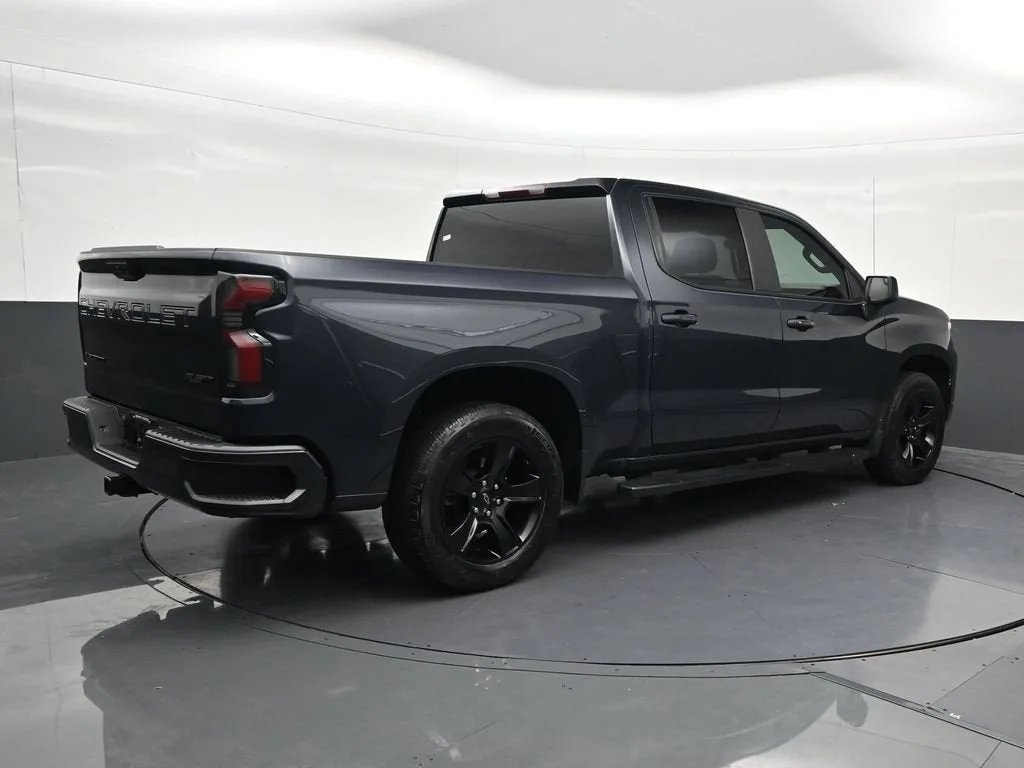 2023 Chevrolet Silverado 1500 RST photo 5
