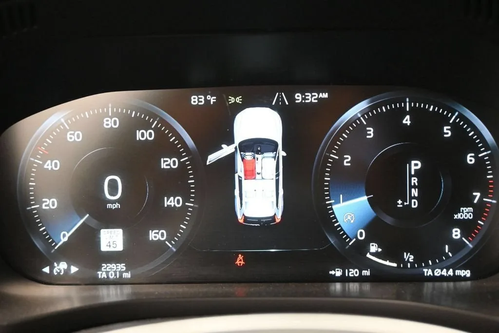 2020 Volvo XC60 Inscription photo 12