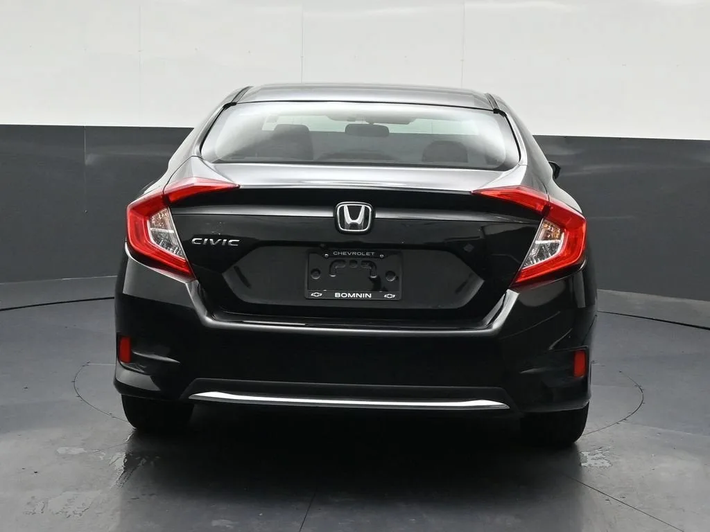 2019 Honda Civic Sedan LX photo 4