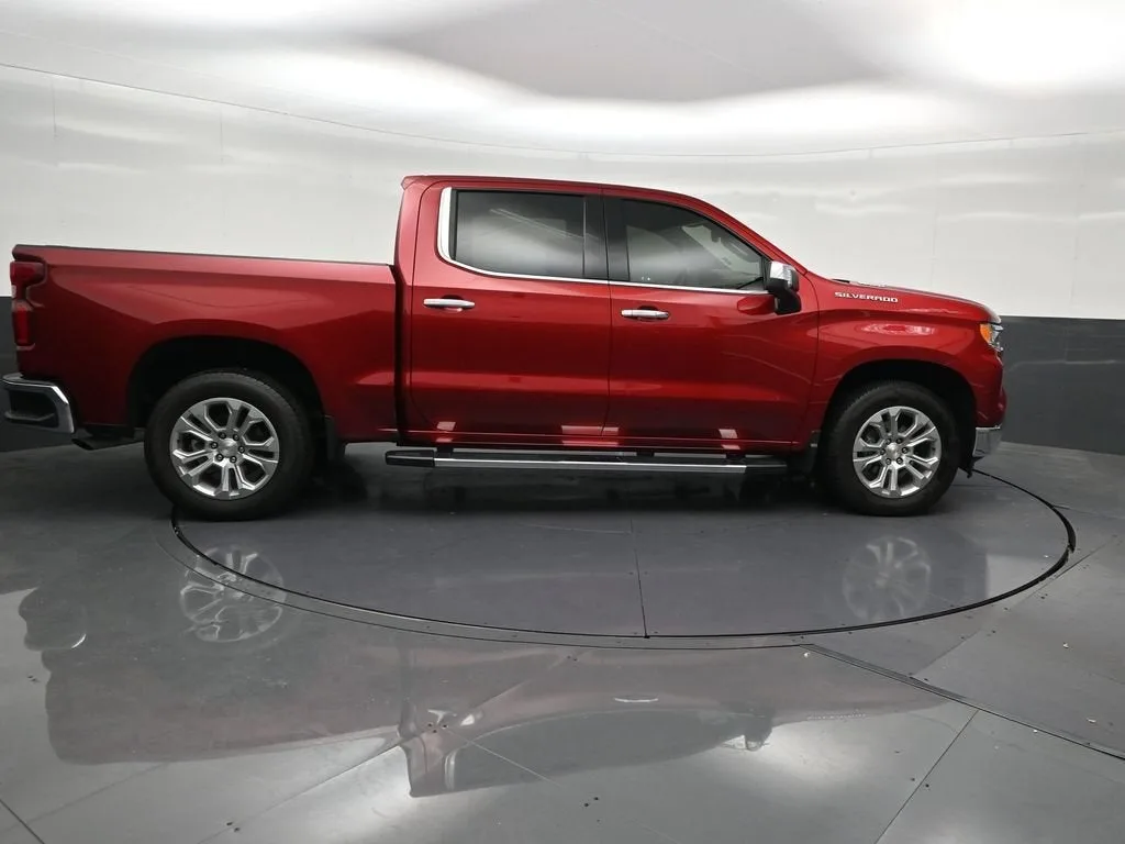 2024 Chevrolet Silverado 1500 LTZ photo 7