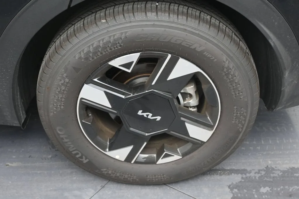2026 Kia Sportage LX photo 9