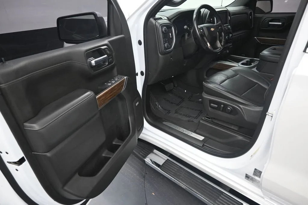 2022 Chevrolet Silverado 1500 LTD High Country photo 10
