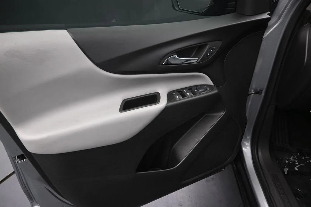 2024 Chevrolet Equinox LS photo 12