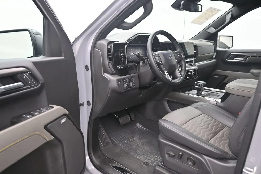 2025 Chevrolet Silverado 1500 ZR2 photo 10