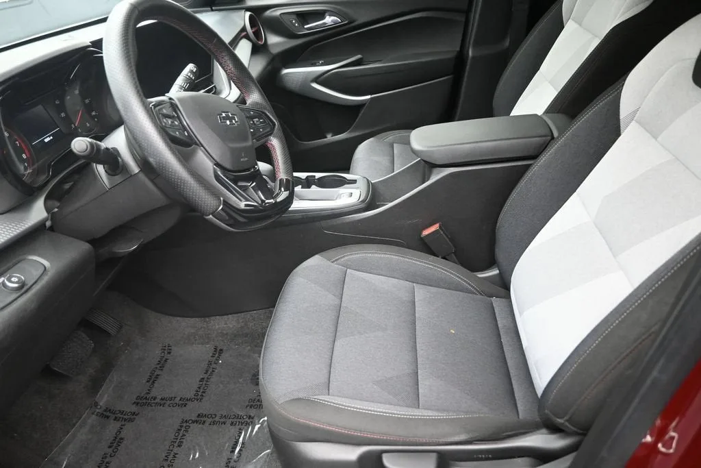 2025 Chevrolet Trax 1RS photo 12