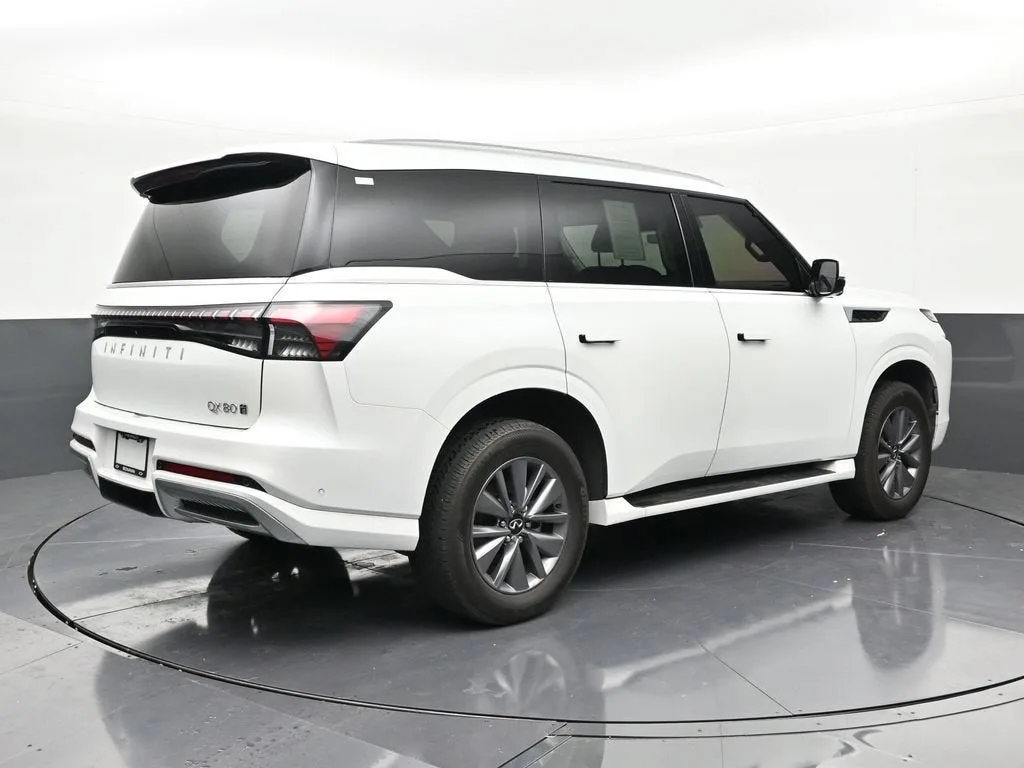 2025 INFINITI QX80 PURE AWD photo 5