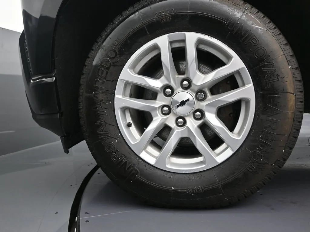 2021 Chevrolet Silverado 1500 RST photo 9