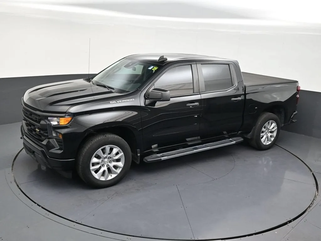 2022 Chevrolet Silverado 1500 LTD Custom photo 11