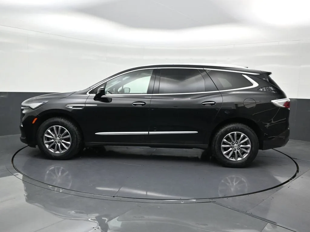 2022 Buick Enclave Essence photo 2