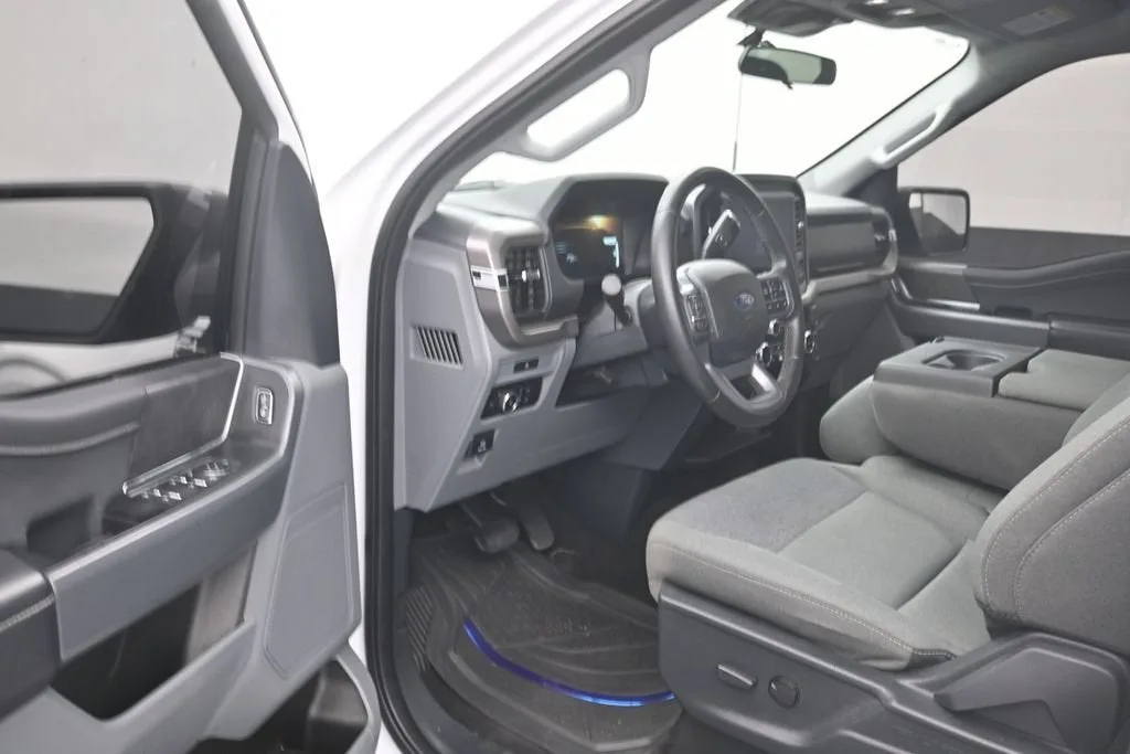 2025 Ford F-150 XLT photo 11