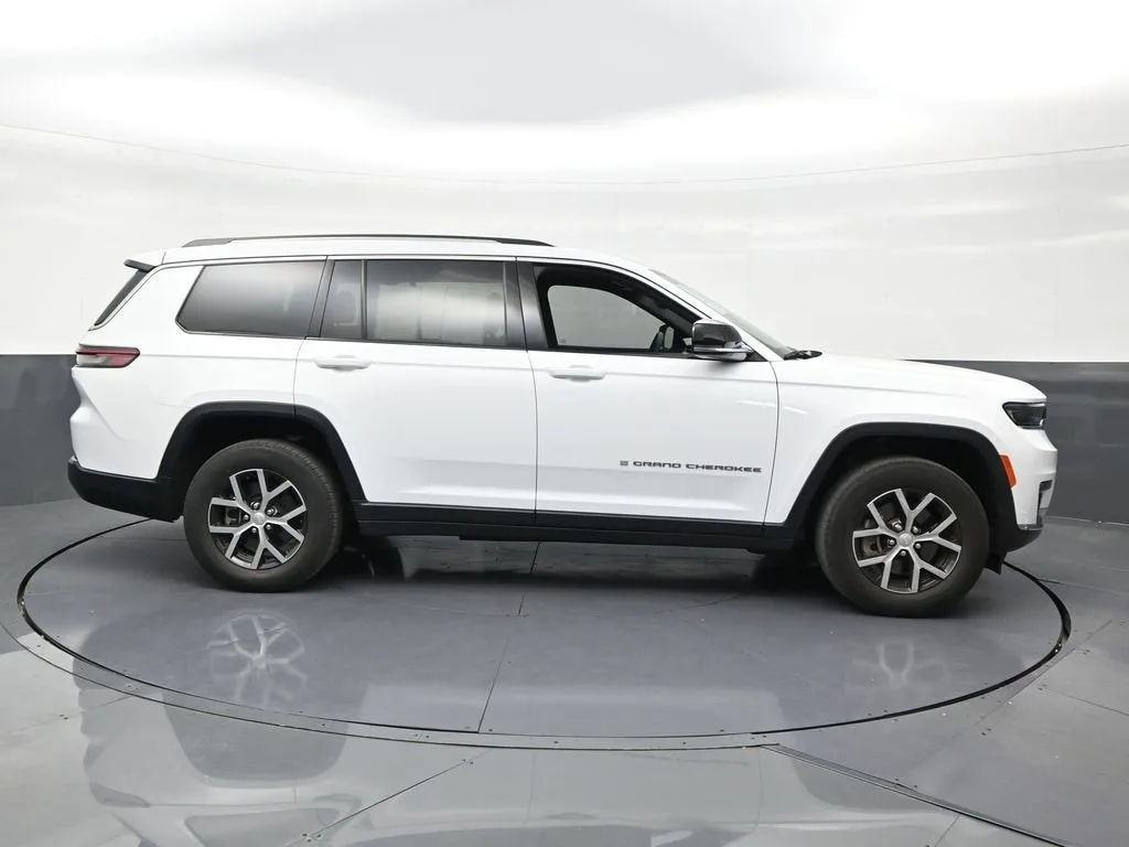 2023 Jeep Grand Cherokee L Limited photo 6
