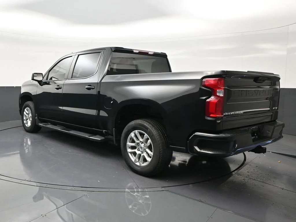 2023 Chevrolet Silverado 1500 RST photo 3