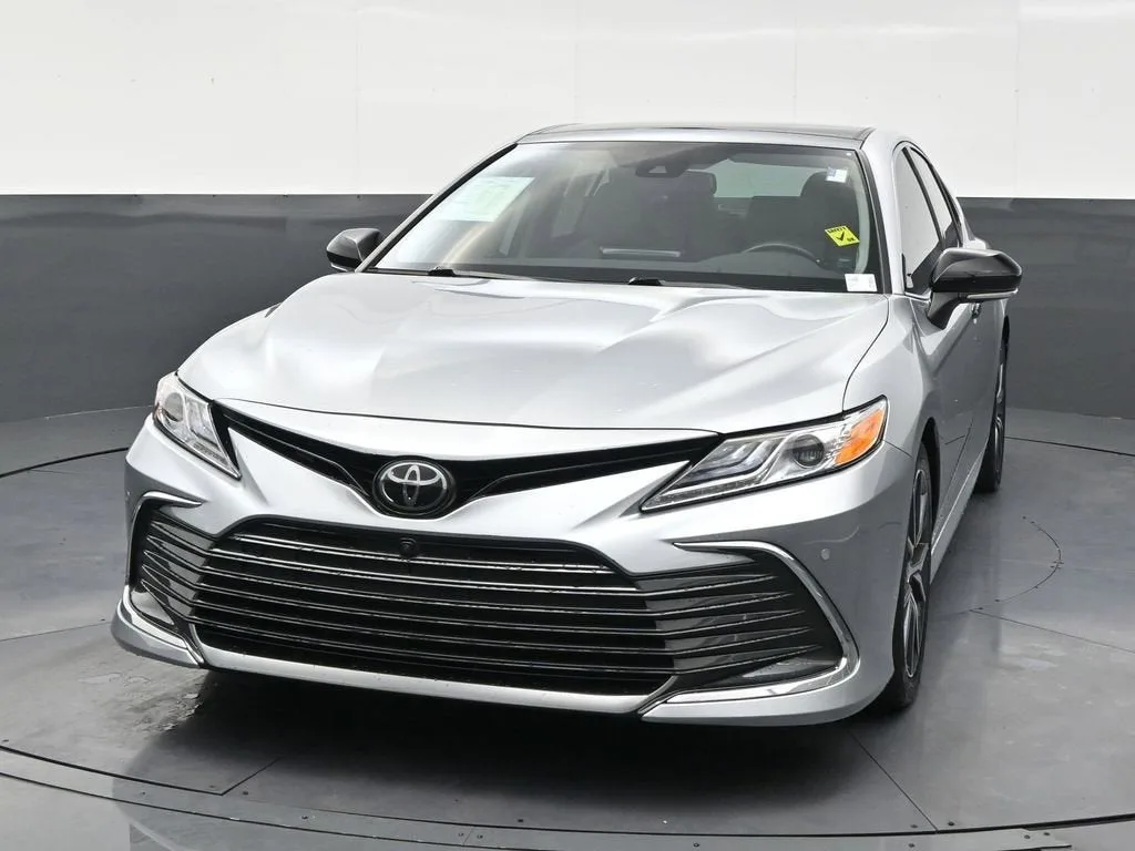 2022 Toyota Camry XLE photo 8