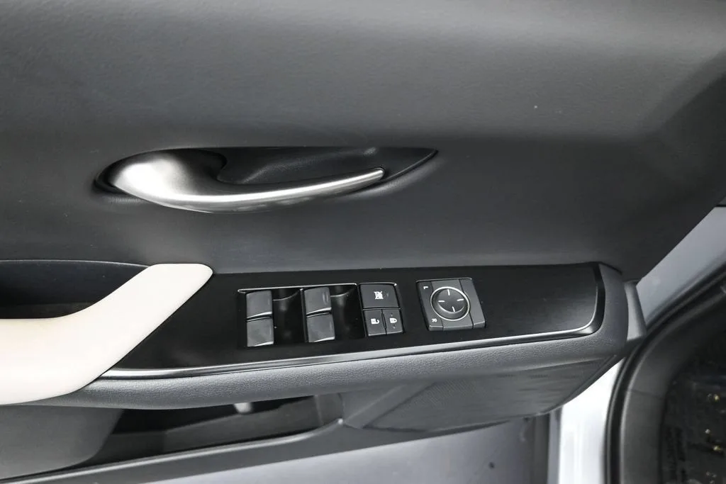 2023 Lexus UX 250h UX 250h photo 12