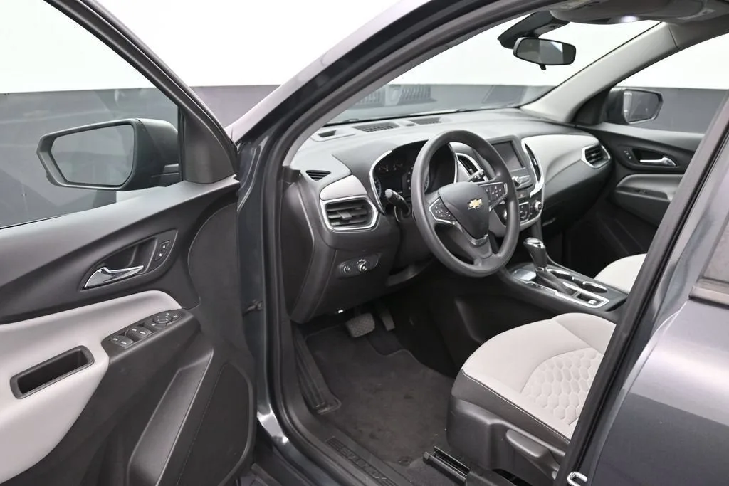 2024 Chevrolet Equinox LS photo 10
