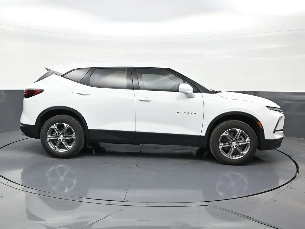 2023 Chevrolet Blazer 2LT photo 6