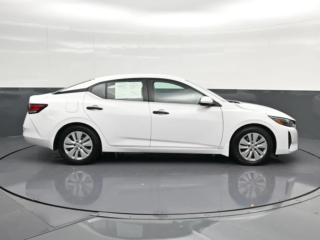 2024 Nissan Sentra S photo 4