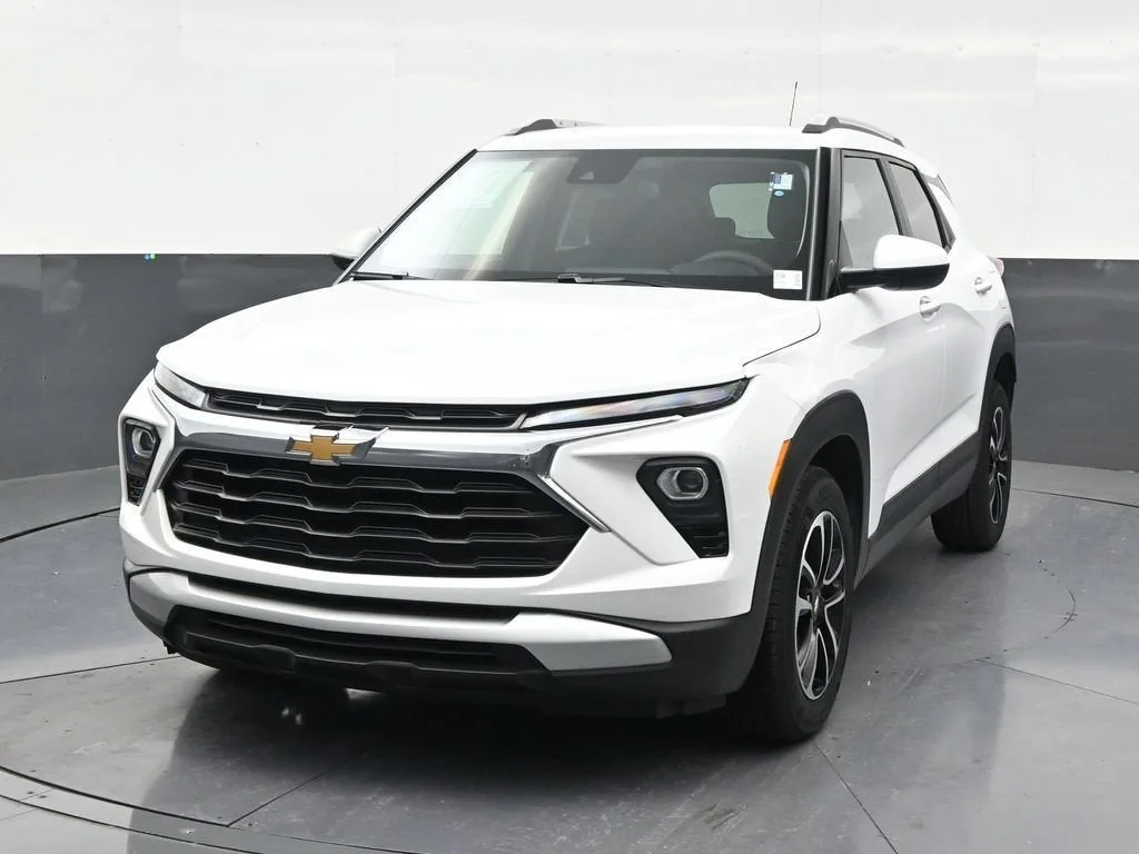 2025 Chevrolet Trailblazer LT photo 8