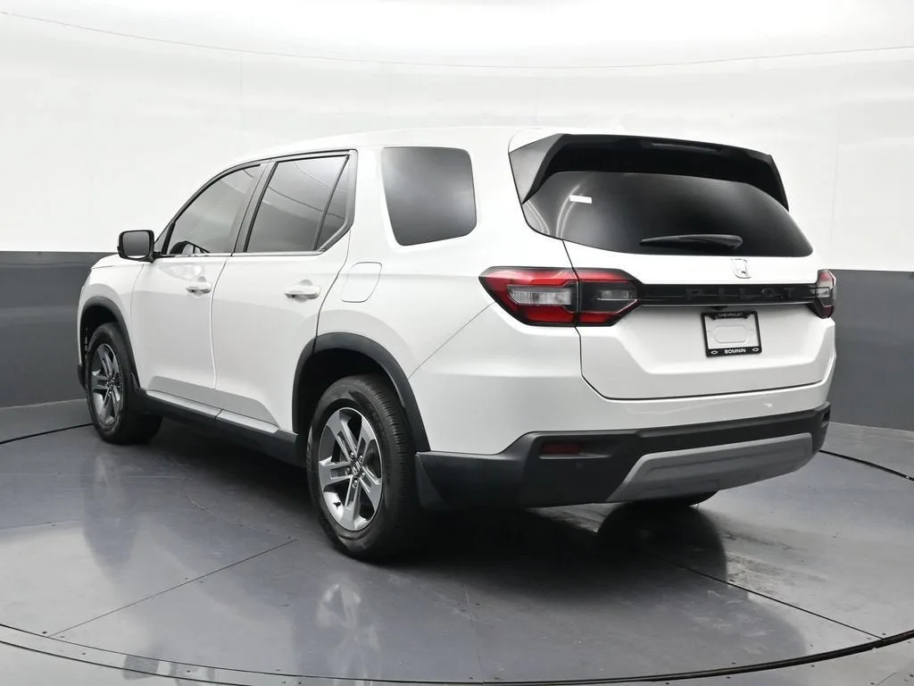 2023 Honda Pilot 2WD EX-L 8 Passenger photo 3