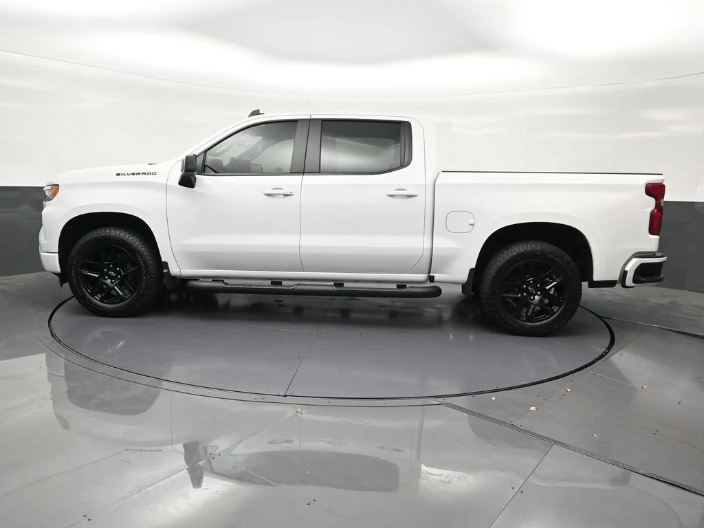 2026 Chevrolet Silverado 1500 RST photo 2