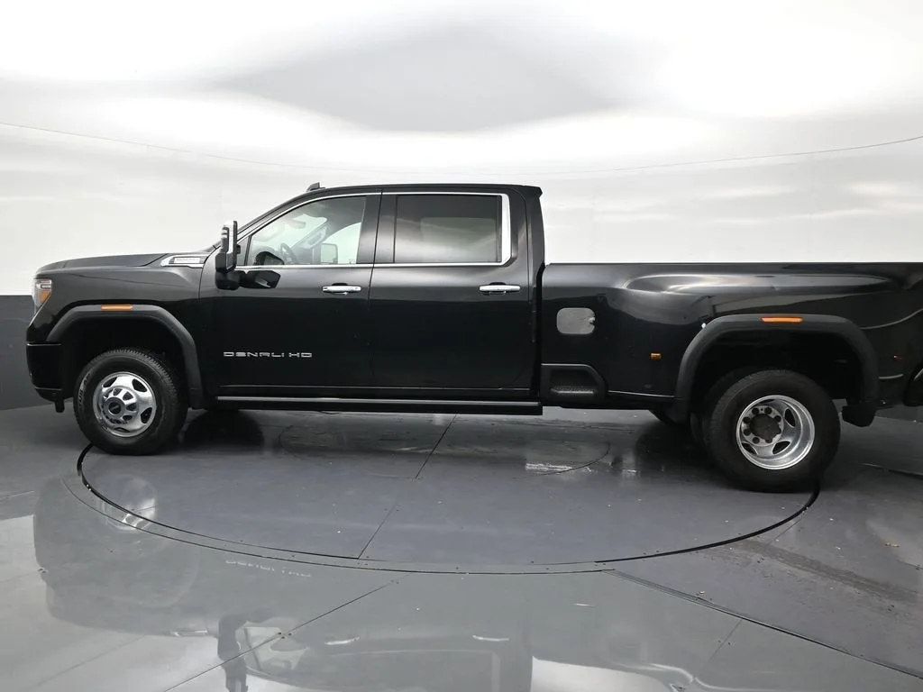 2021 GMC Sierra 3500 HD Denali photo 2