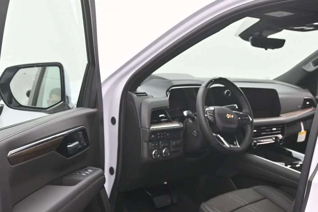 2026 Chevrolet Suburban High Country photo 10