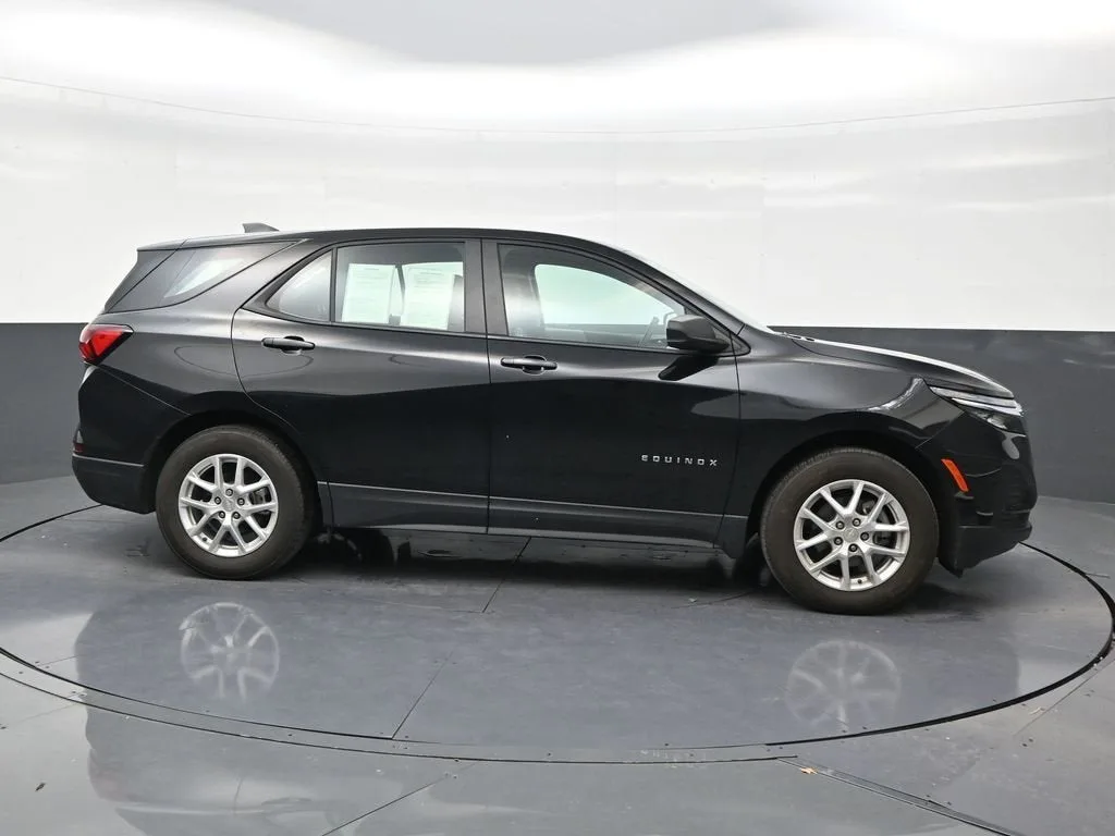 2024 Chevrolet Equinox LS photo 6