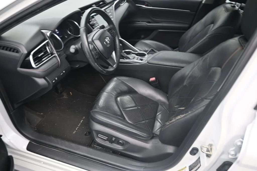 2018 Toyota Camry XLE photo 10