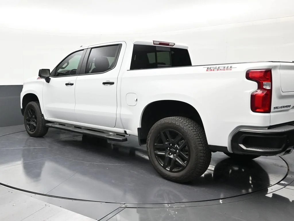 2026 Chevrolet Silverado 1500 LT Trail Boss photo 3